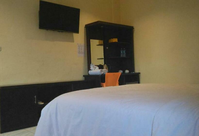 豪华三人间, Reddoorz At Hotel Anda Pematang Siantar