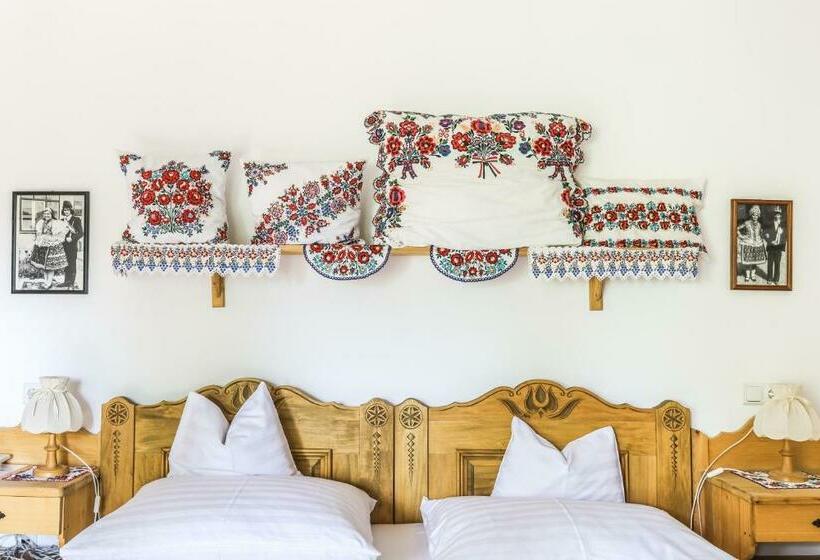 Quarto Estandar, Bagolyvár Panzió
