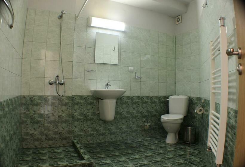 标准单人间, Grand