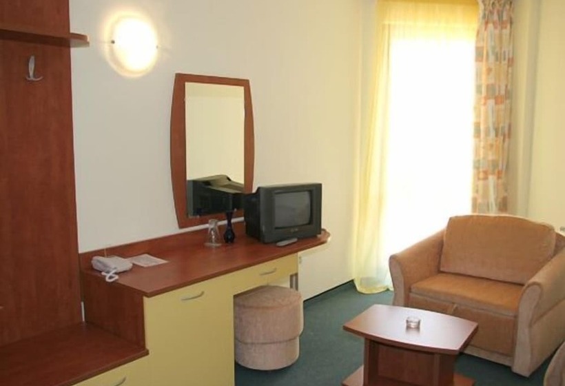 标准单人间, Grand