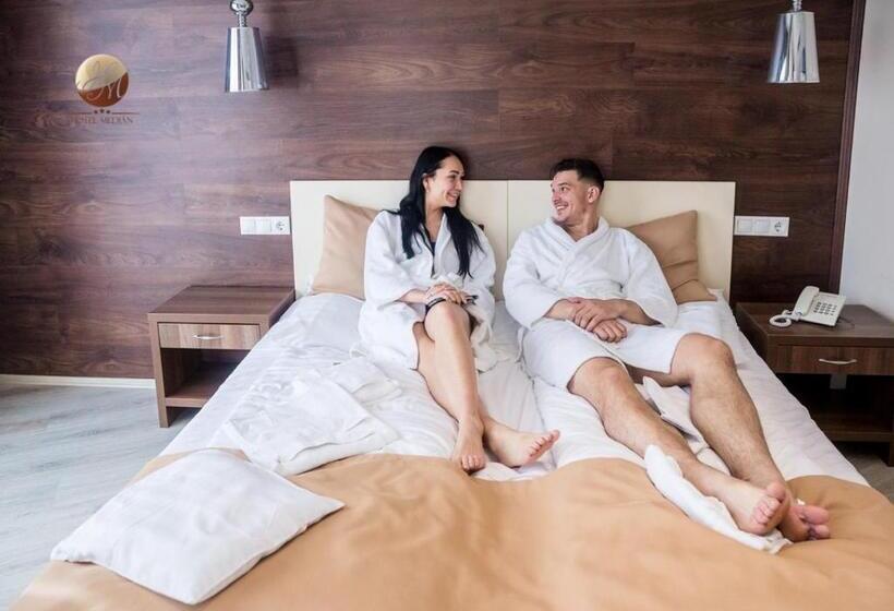 スタンダードルーム, Median Hajdúnánás