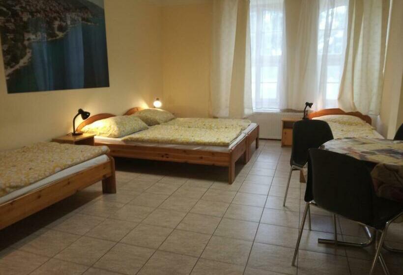 四人标准间, Rugby Club Hostel