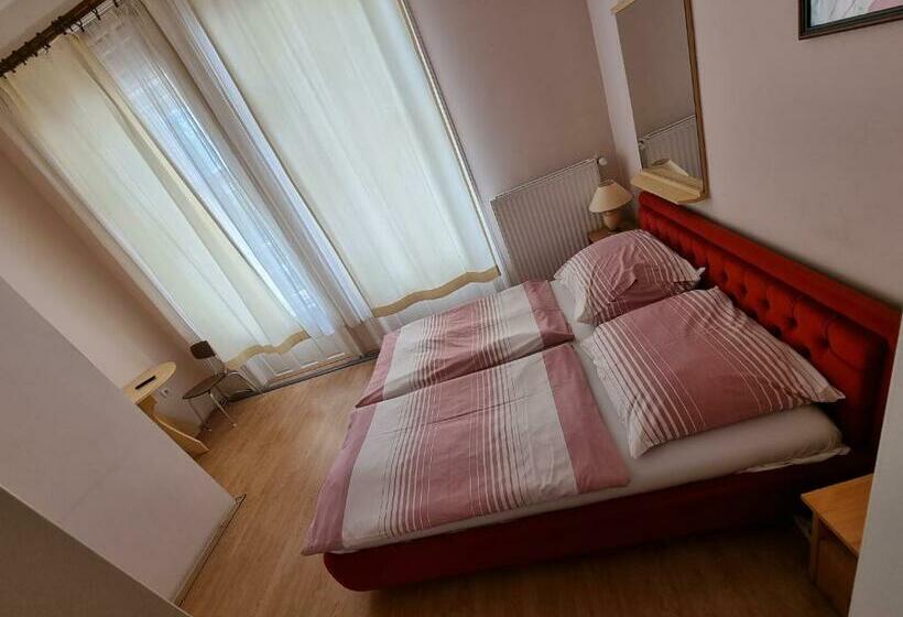 标准间, Rugby Club Hostel