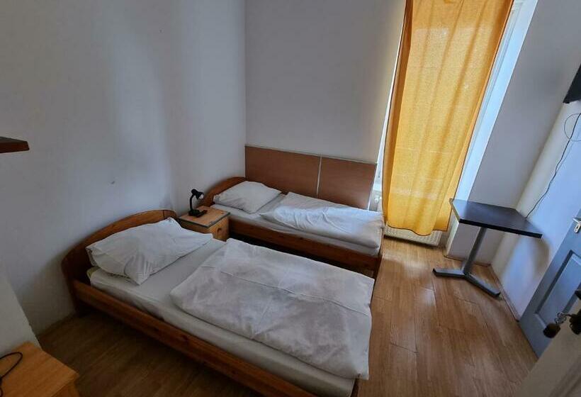 标准间, Rugby Club Hostel