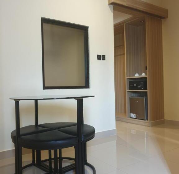 带大床的高级房间, Violand Garden Hotel Samarinda