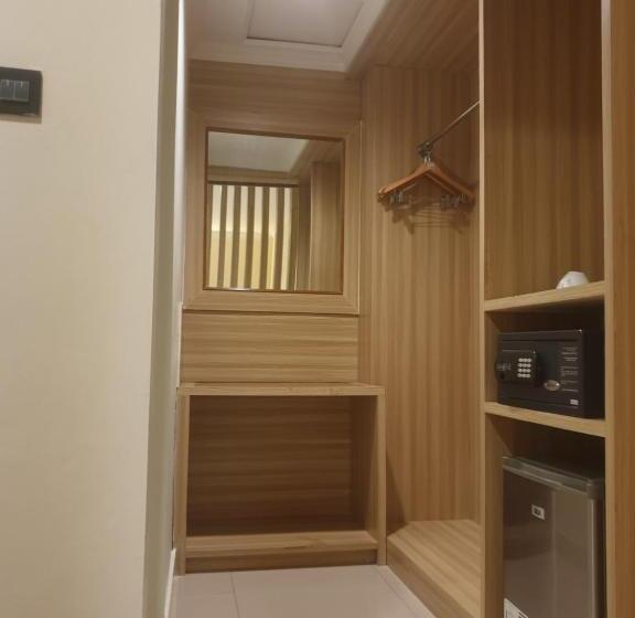 带大床的高级房间, Violand Garden Hotel Samarinda