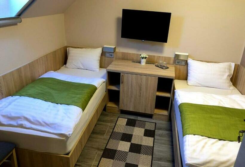 スタンダードルーム, Katalin Motel & étterem