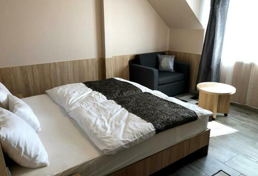 スタンダードルーム, Katalin Motel & étterem