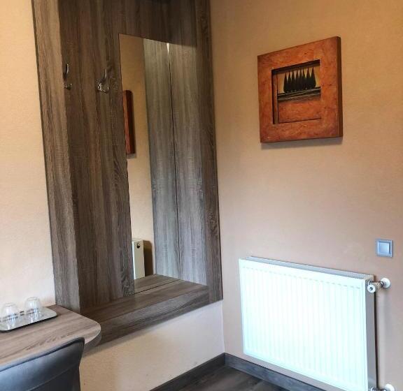 身障者適用スタンダードルーム, Katalin Motel & étterem