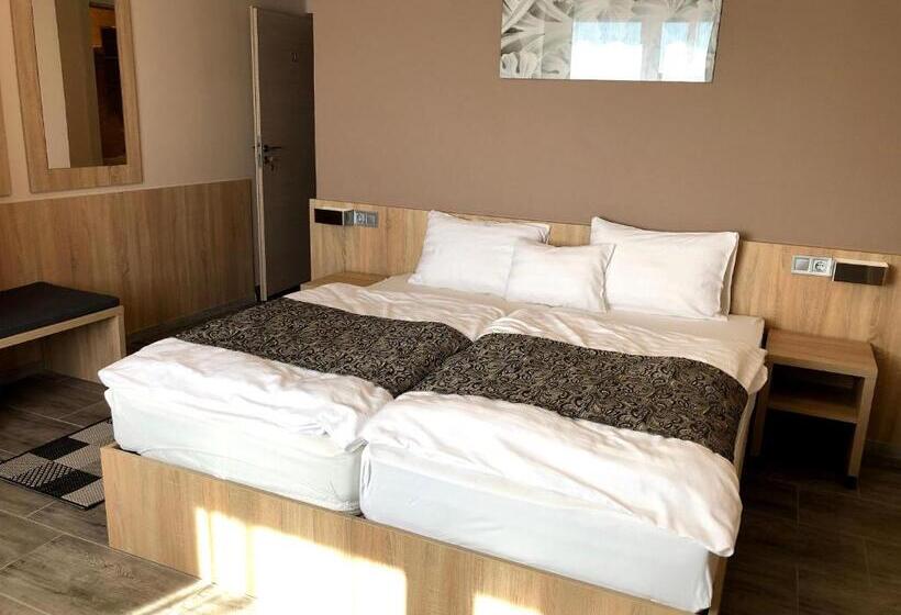 エコノミーシングルルーム, Katalin Motel & étterem