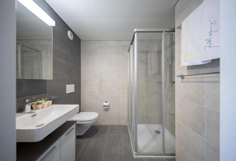 غرفة ديلوكس مزودة بشرفة, The Freddie Mercury