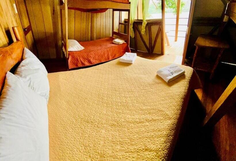 Трехместный Номер Стандарт с Балконом, River Spot Lodge