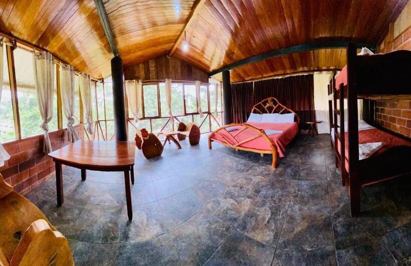 Четырехместный Номер Стандарт Вид на Сад, River Spot Lodge