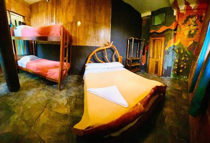 Четырехместный Номер Стандарт Вид на Сад, River Spot Lodge
