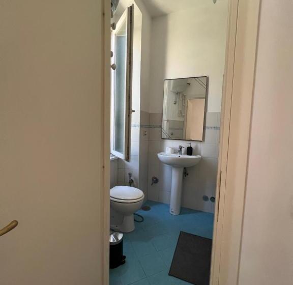 اتاق استاندارد, Podesti 6