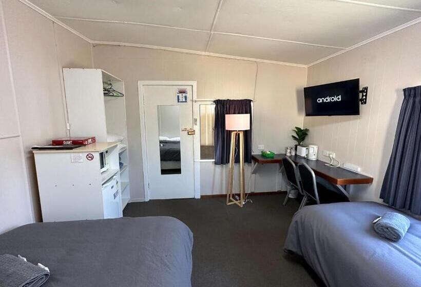 Номер Basic, Acacia Motel