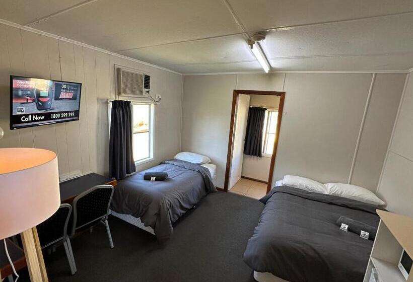 기본룸, Acacia Motel
