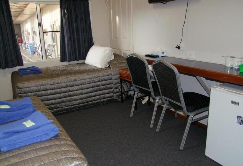 Номер Стандарт, Acacia Motel