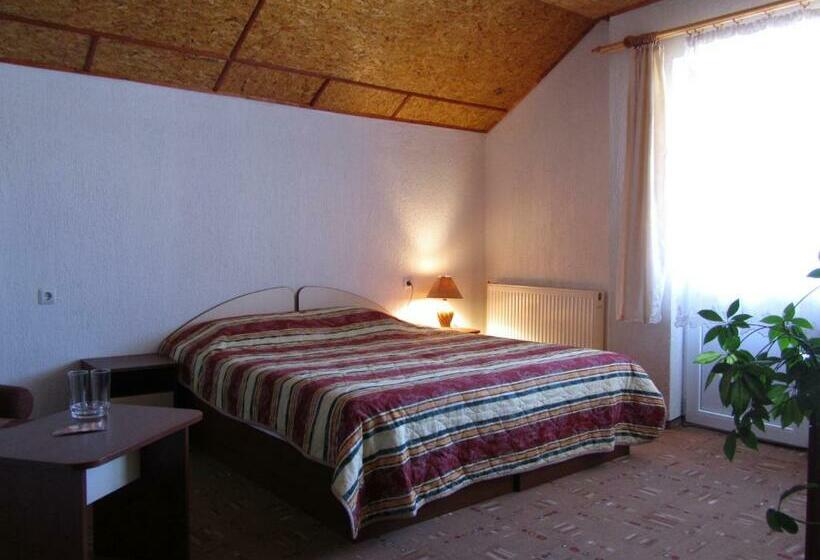 스탠다드 룸, Michel