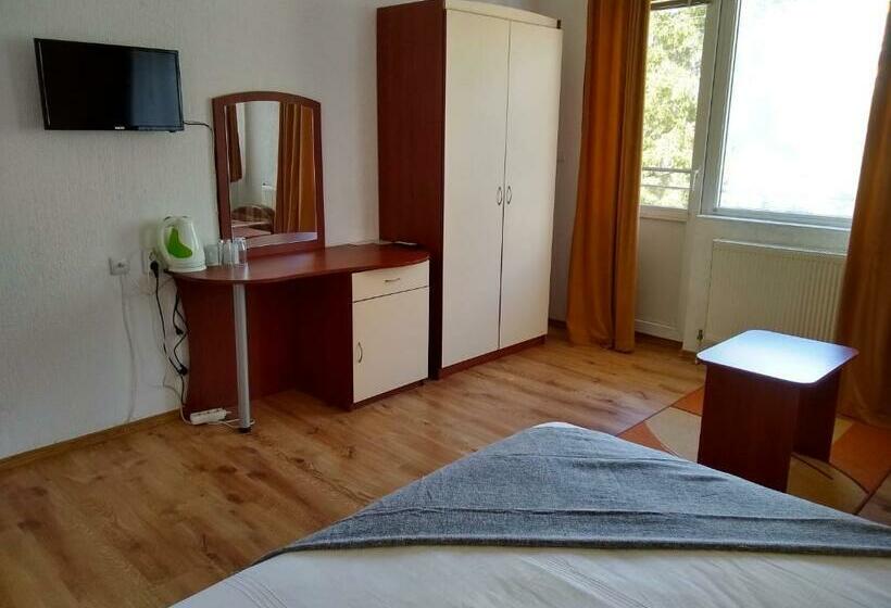 스탠다드 트리플 룸, Michel