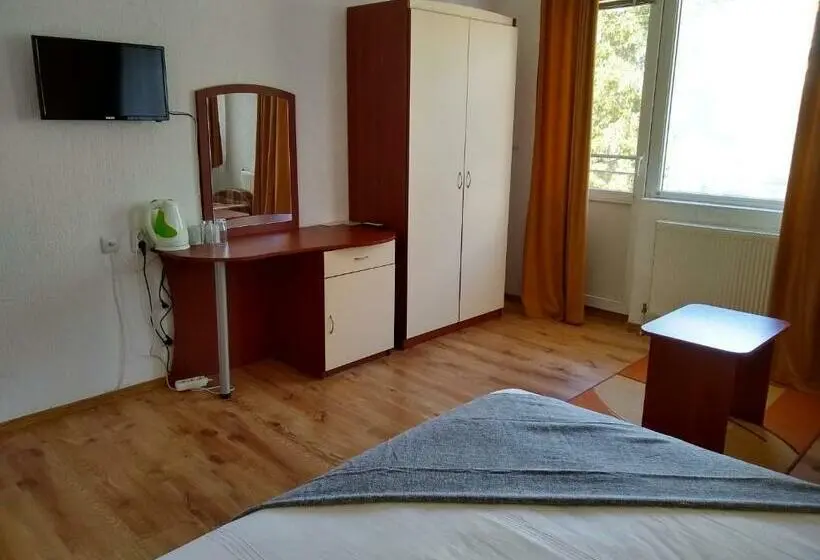 Chambre Triple Standard, Michel