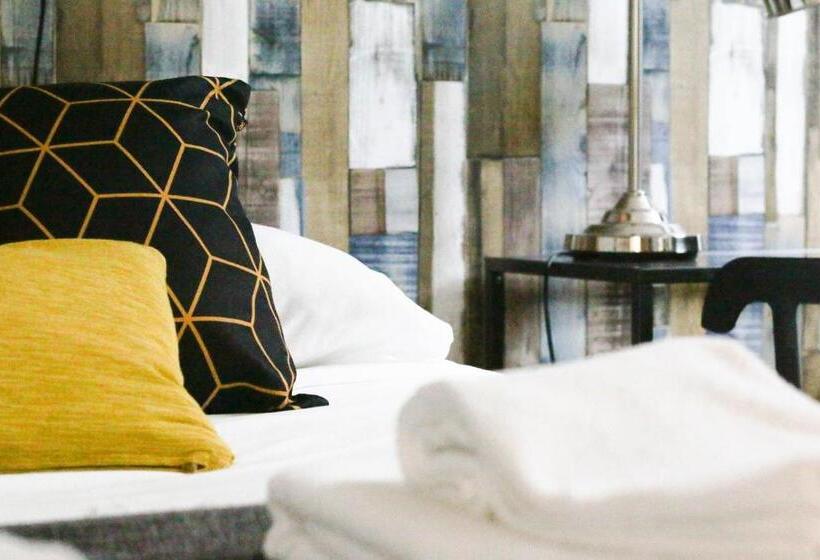 Quarto Triplo Estandar, Procyon Boutique & Suites