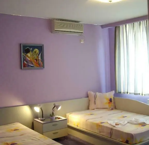 اتاق لوکس, Family Hotel Mania