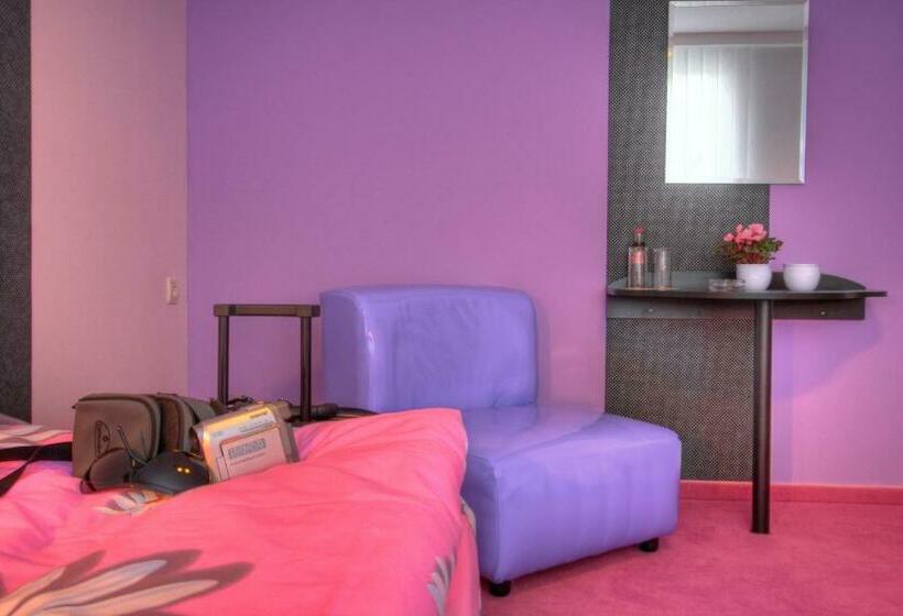 غرفة قياسية, Family Hotel Mania