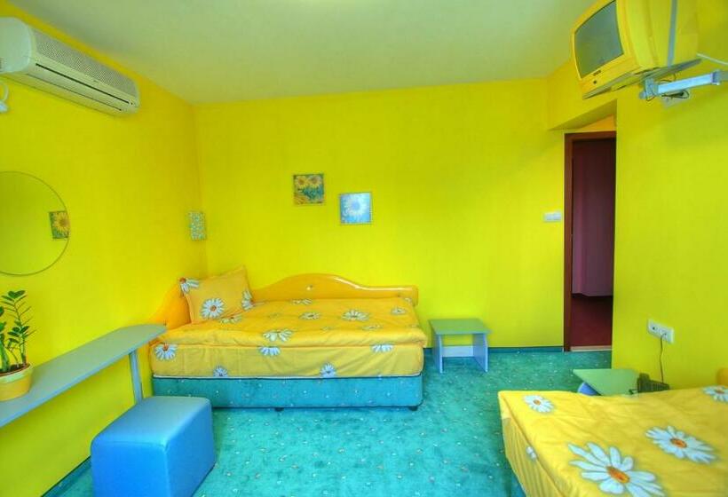 غرفة قياسية, Family Hotel Mania