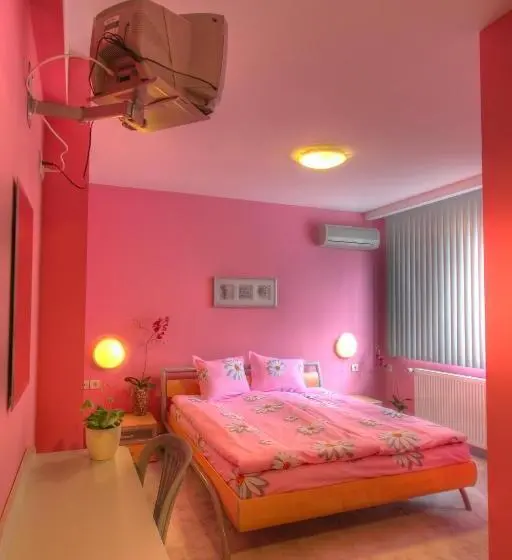 اتاق استاندارد, Family Hotel Mania