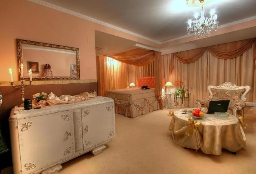 سوییت جونیور لوکس, Family Hotel Mania