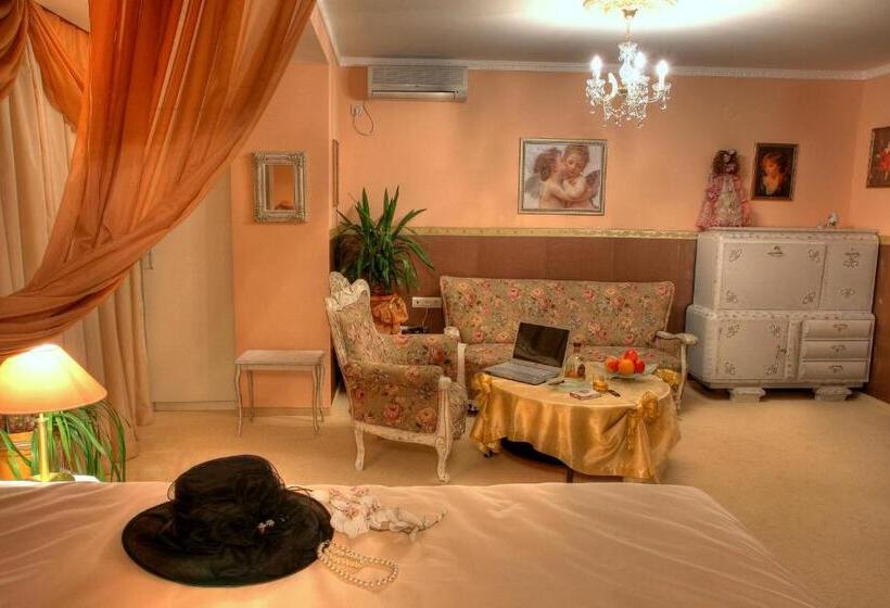 جناح جونيور ديلوكس, Family Hotel Mania