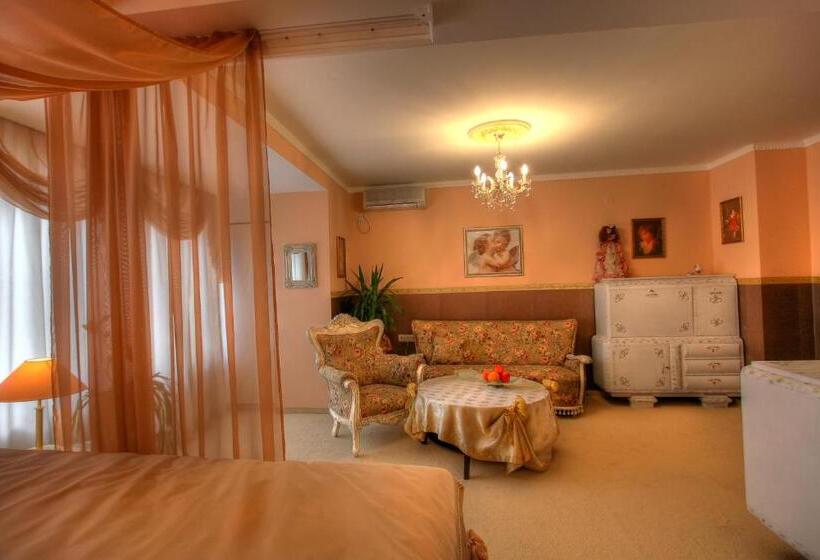 디럭스 주니어 스위트, Family Hotel Mania