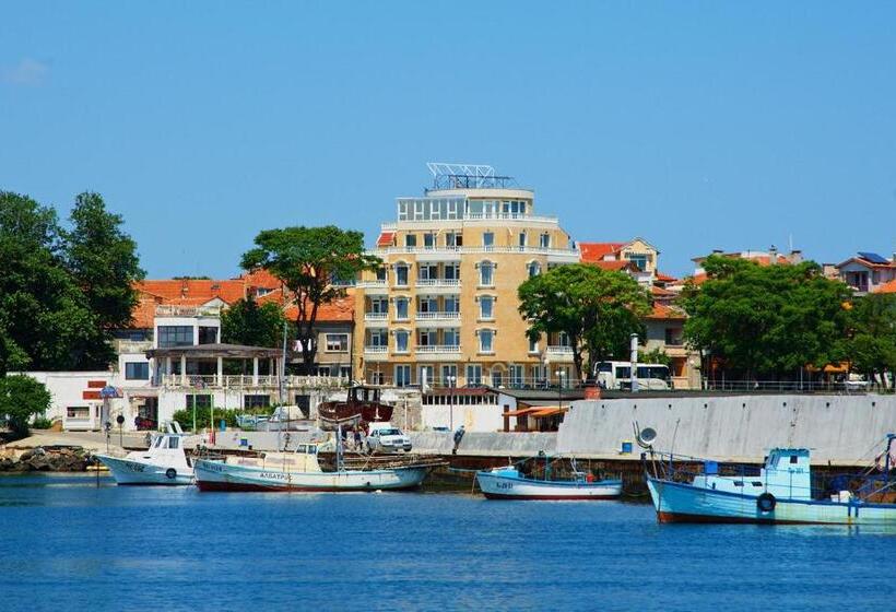 סוויטה עם מרפסת, Family Hotel Paros