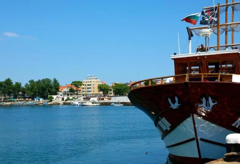 Standard Yhden Hengen Huone Parveke, Family Hotel Paros
