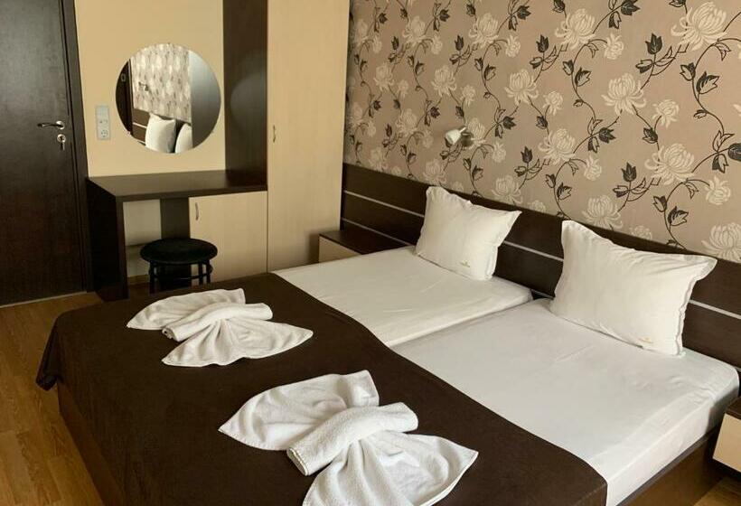 Номер Стандарт, Family Hotel Piter