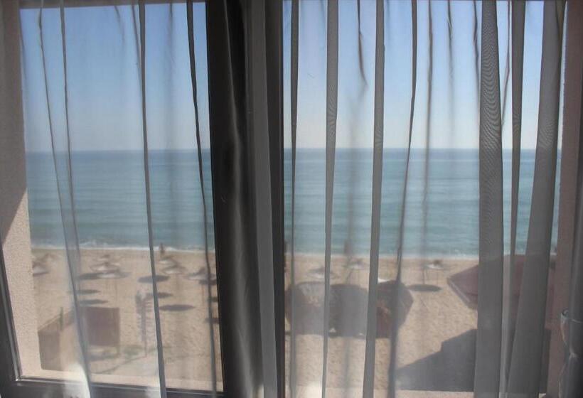 اتاق استاندارد یک نفره, Family Hotel Piter