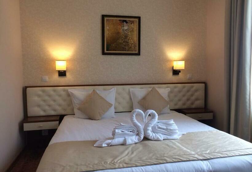 Номер Стандарт Вид на Горы, Family Hotel Saint George