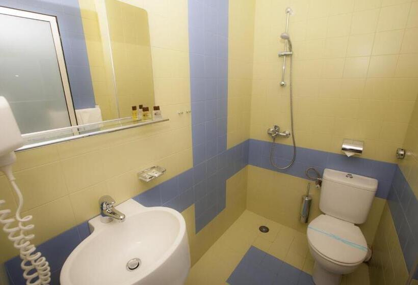 经济房, Family Hotel Saint George