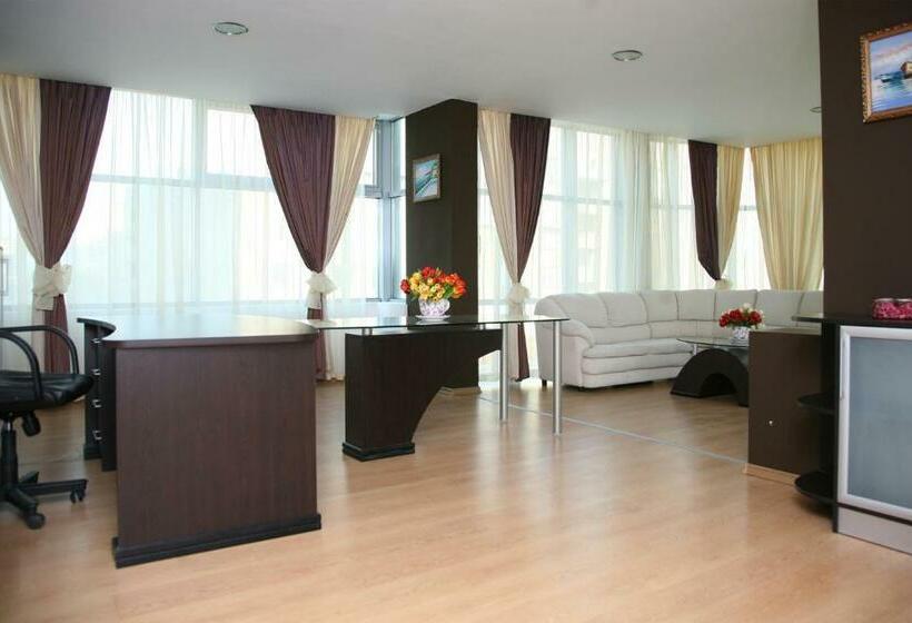 سوییت, Family Hotel Silistra