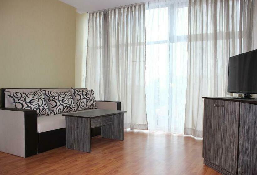 スイート, Family Hotel Silistra