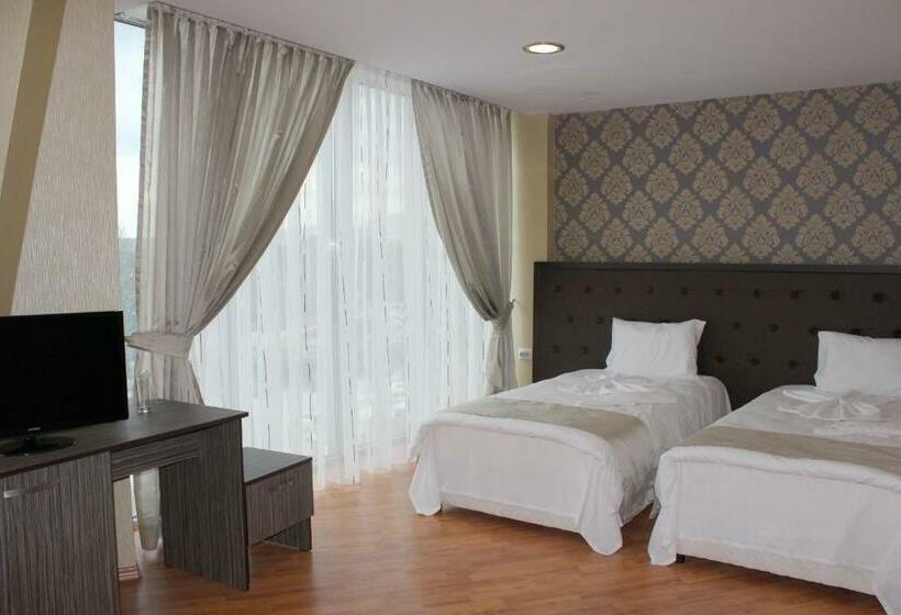 スイート, Family Hotel Silistra