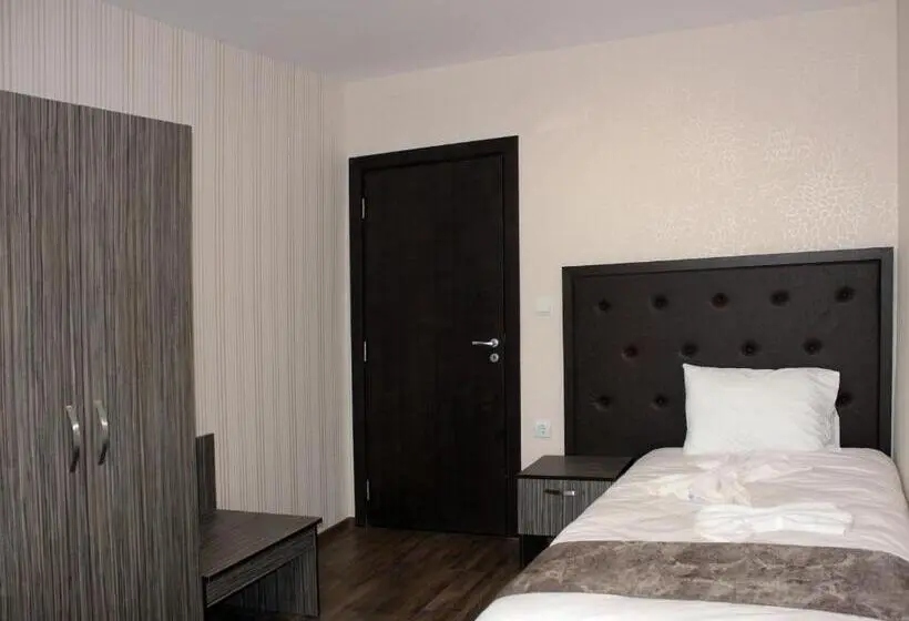 スタンダードシングルルーム, Family Hotel Silistra