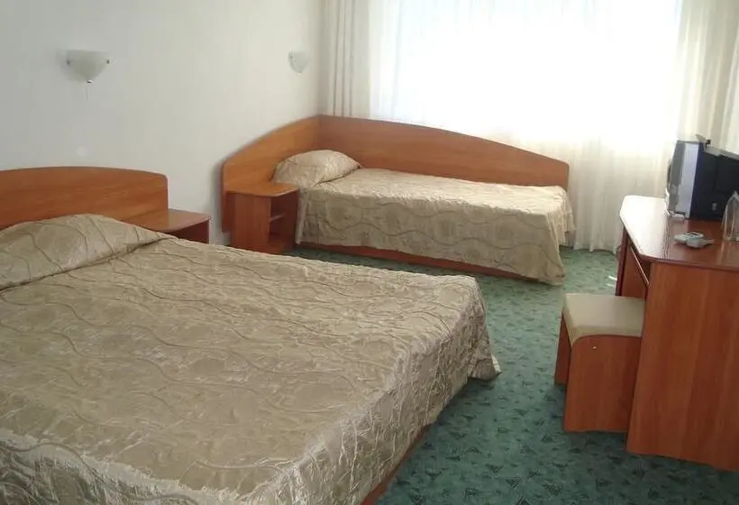Quarto Triplo Standart, Astra