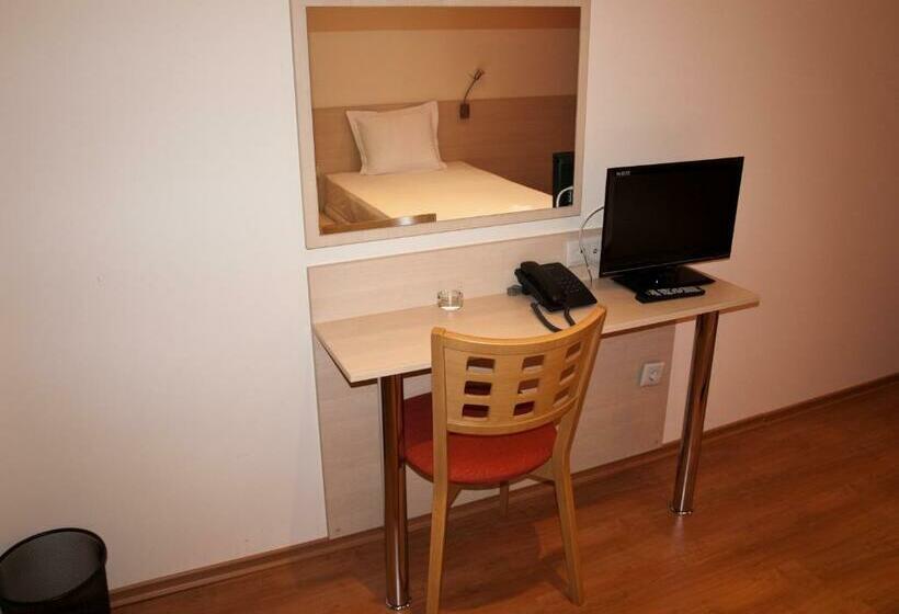 スタンダードルーム, Astra