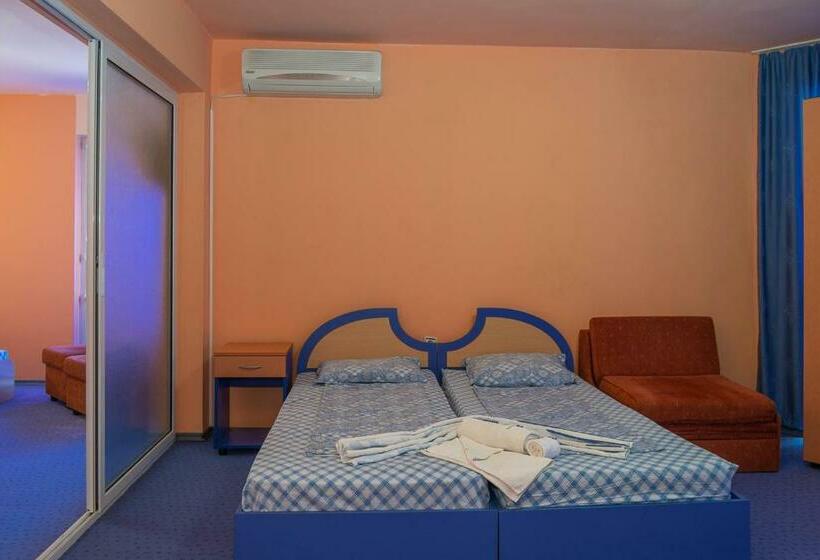 غرفة عائلية, Dara