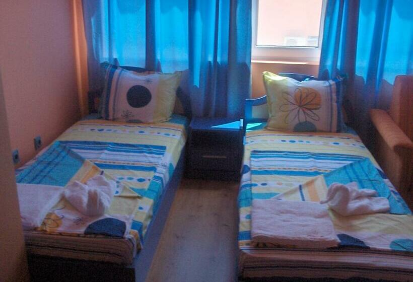 חדר משפחתי, Dara