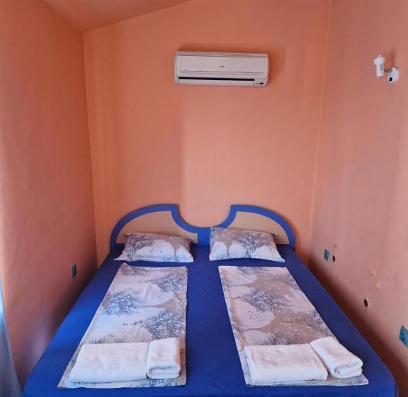 غرفة ديلوكس ثلاثية, Dara