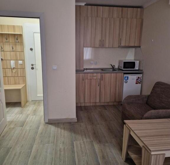 דירת חדר דלוקס, Dara