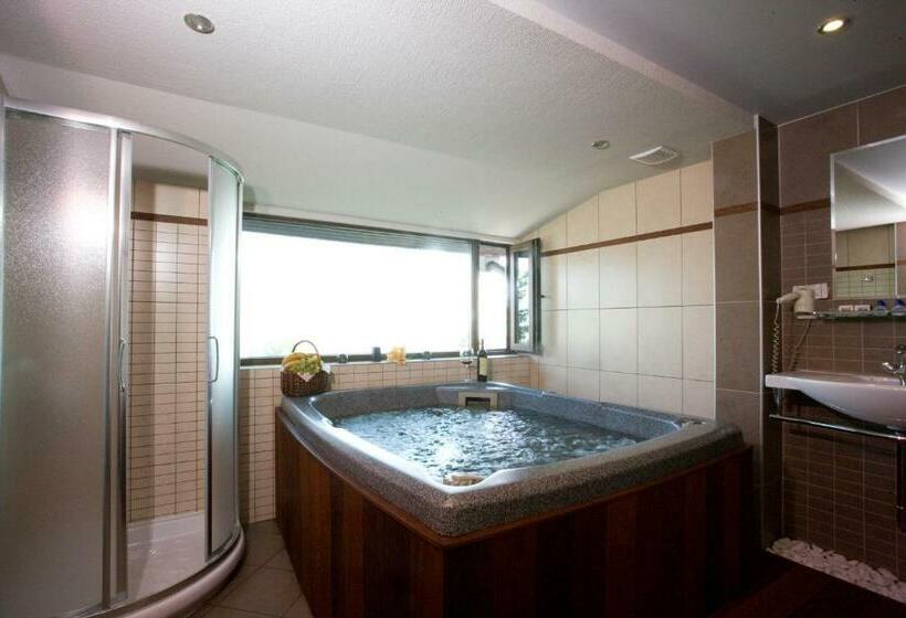 Апартаменты Deluxe 1 Спальня, Edi